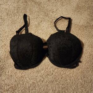 NWT - Victoria's Secret Black Floral Lace Bra - Size 34 D